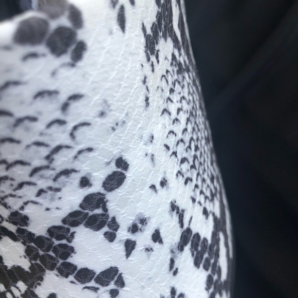 Snake Texture Black & White Sling Back Mule - Picture 7 of 9